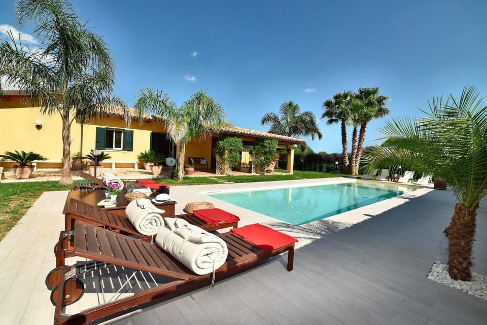Property building, Day, Garden, Other, Garden view, Pool view, Swimming pool, sunbed