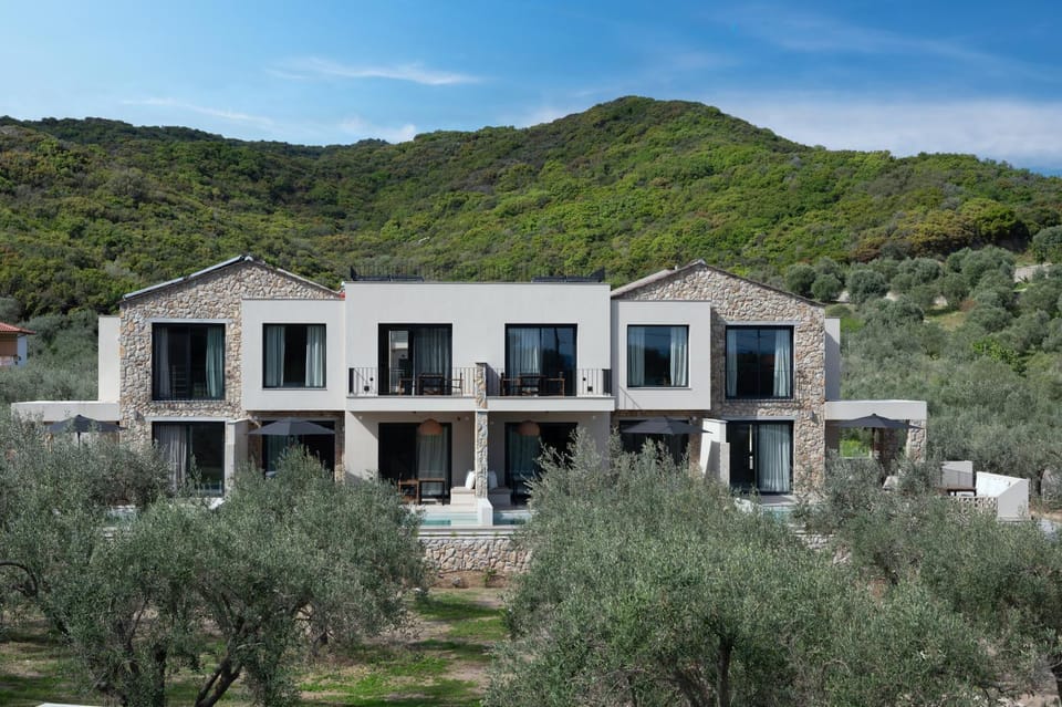 Property building, Day, Natural landscape, Mountain view