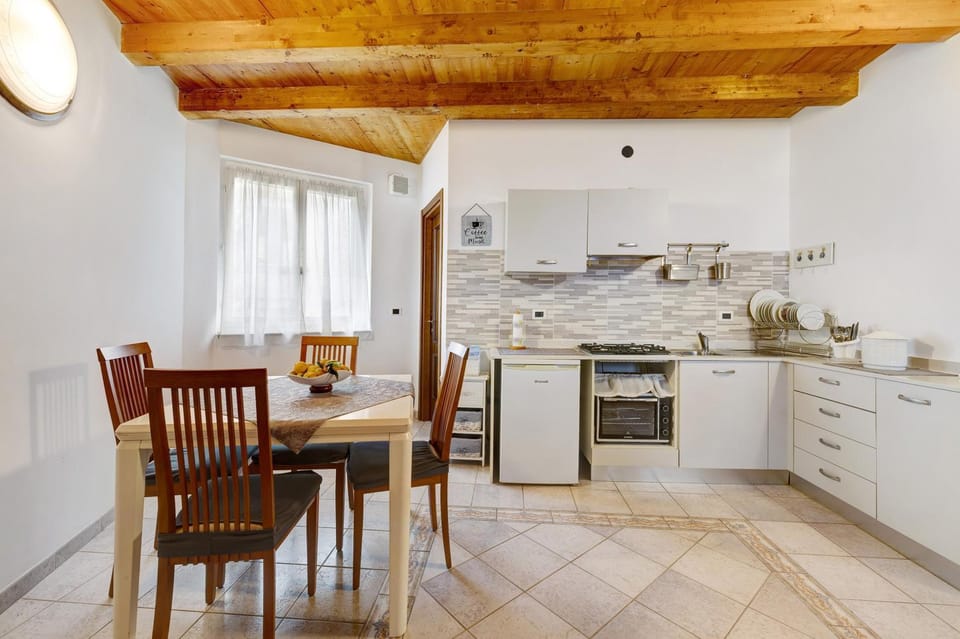 Property building, Kitchen or kitchenette, Living room