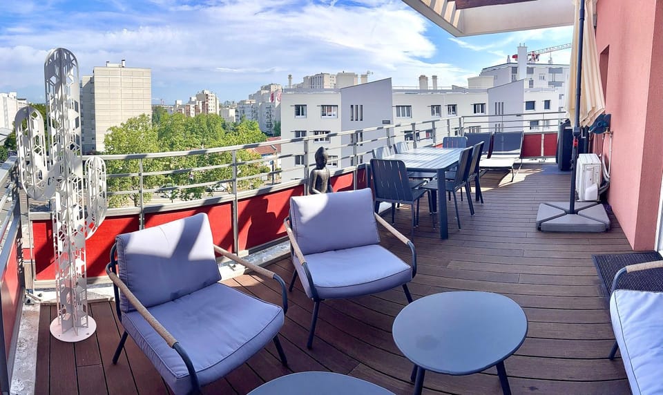 Patio, Day, View (from property/room), Balcony/Terrace, Living room, Seating area, Dining area, City view