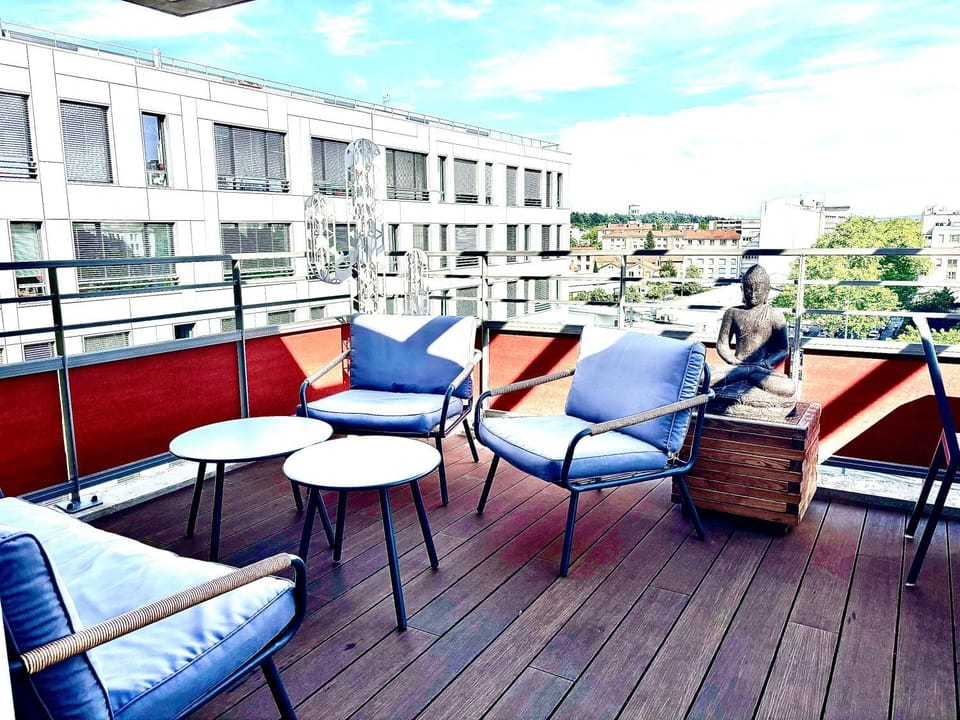 Patio, Day, View (from property/room), Balcony/Terrace, Living room, Seating area