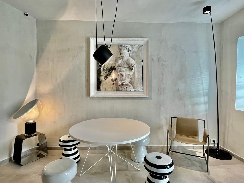 Lobby or reception, Internal: Not applicable to any particular room