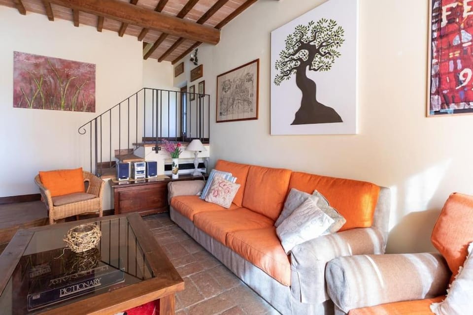 Villa I Camini - Outbuilding, dependance - Swimming pool - Garden - BBQ and fireplaces - Soccer field House in Umbria