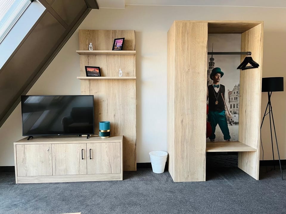 TV and multimedia, wardrobe