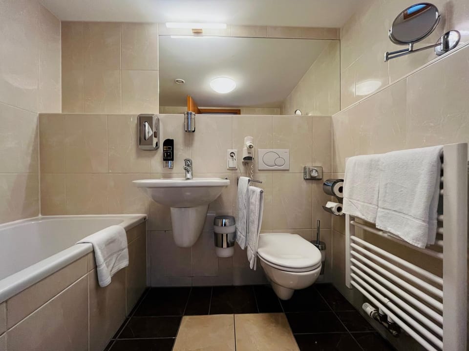 Toilet, Bathroom, Bath, towels