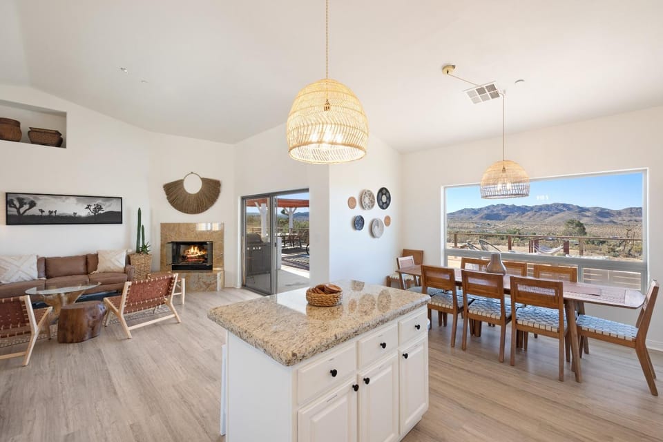 Rancho Nopales JT - Pool, Hot Tub, Hammocks, Fast Wifi and Views! home House in Joshua Tree