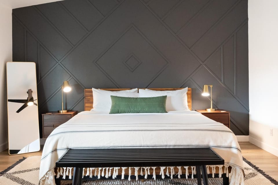 Alana House - Pool, Hot Tub, BBQ, Fire Pit and Walk to Hikes! home House in Joshua Tree