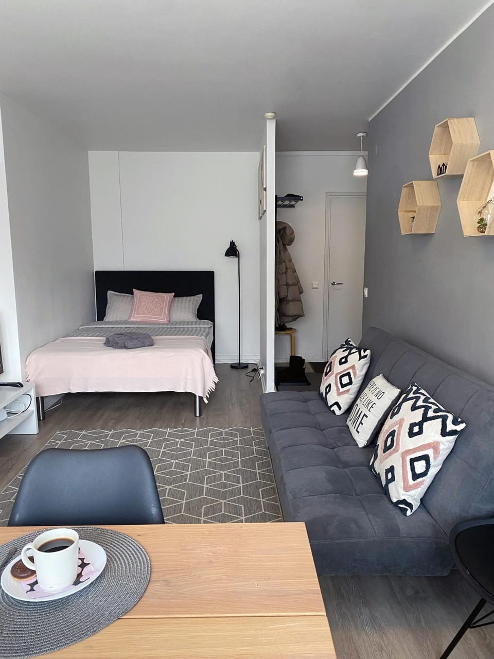 Bed, Photo of the whole room