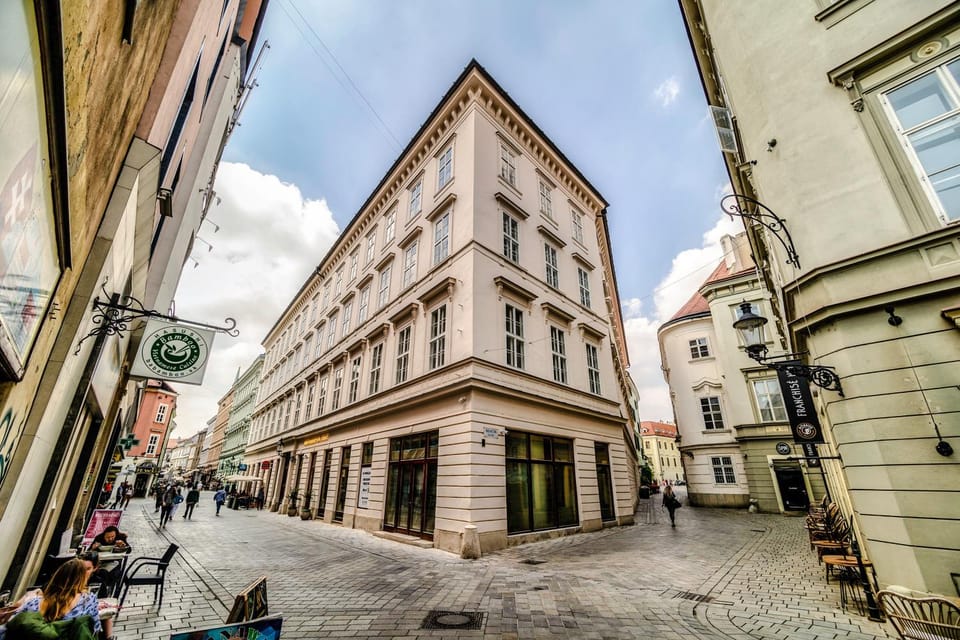 Property building, Neighbourhood, City view, Street view, Location
