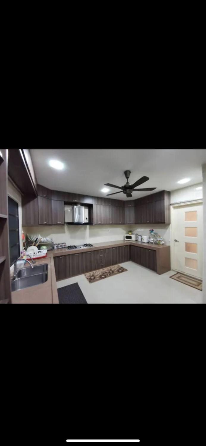 A Spacious 3BR 2storey House Taman Kosas Ampang House in Hulu Langat