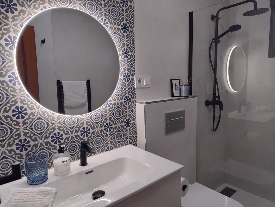 Shower, Bathroom