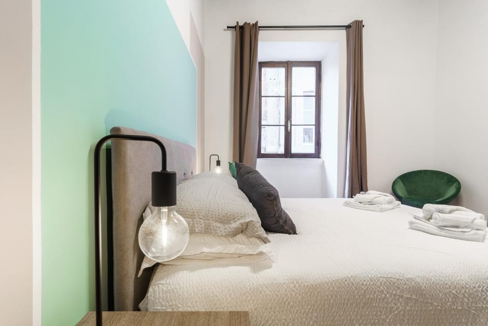 Bed, Other, towels