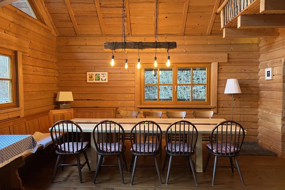 Seating area, Dining area, Food, Lunch, Dinner, Family