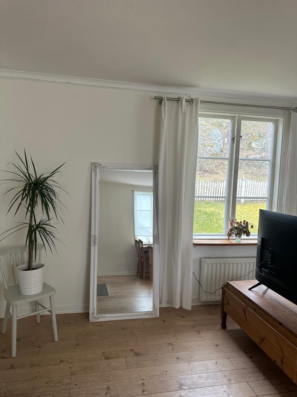 Charmigt trähus i skogsbrynet i Huskvarna House in Västra Götaland County