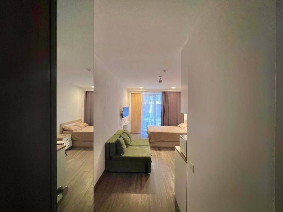 Bed, Living room, Photo of the whole room, Seating area, Bedroom