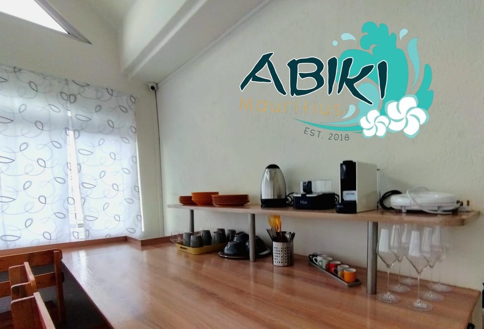 Coffee/tea facilities, Kitchen or kitchenette, Kitchen or kitchenette, Dining area, toaster