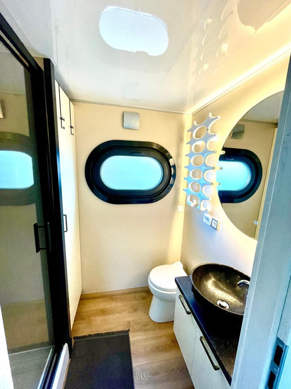 Bathroom, Living room