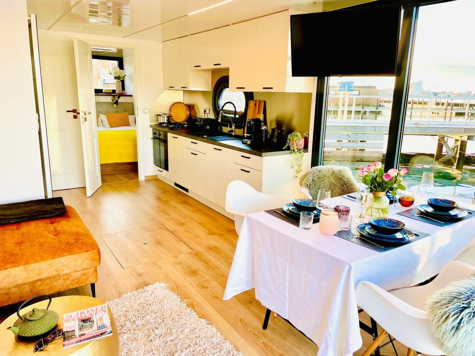 Property building, Living room