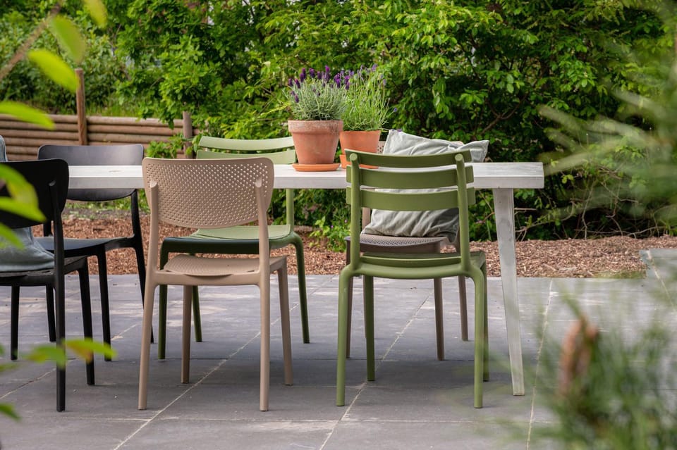Garden, Dining area