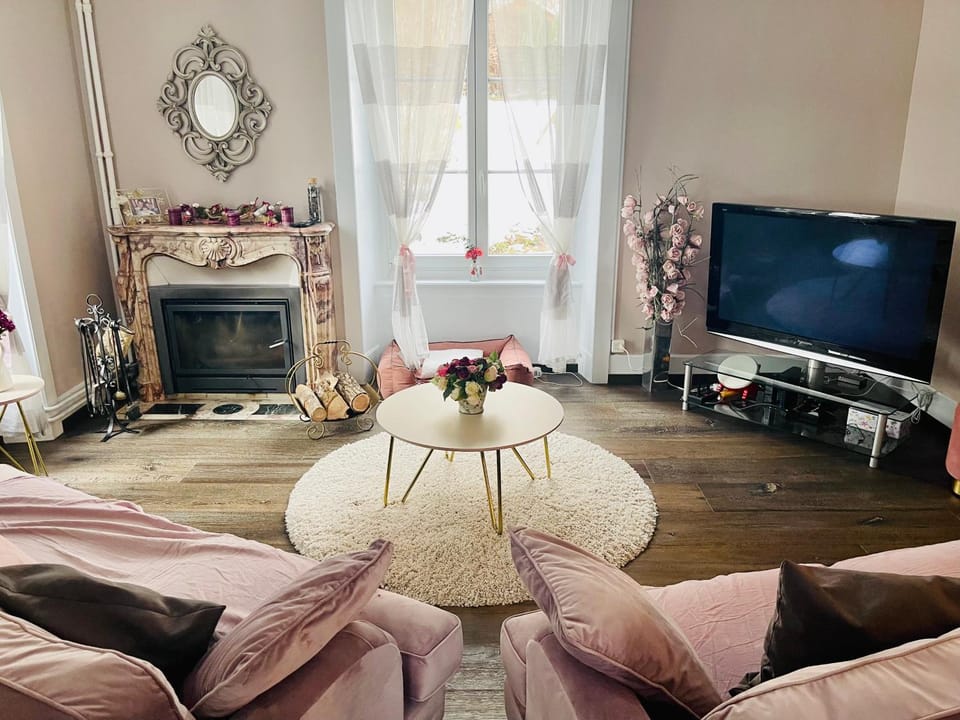 TV and multimedia, Living room, flat iron