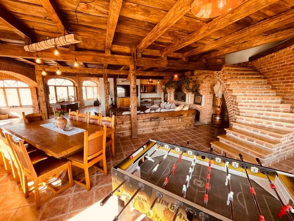 Living room, Dining area, Entertainment