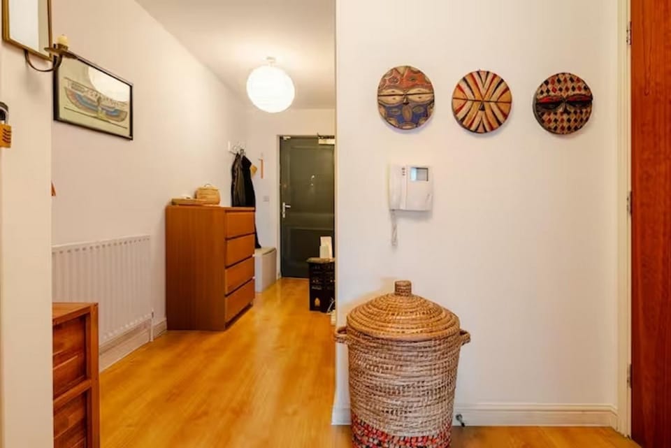 Delightful Moroccan Inspired Flat Hackney Sleeps 2 Apartment in London Borough of Hackney