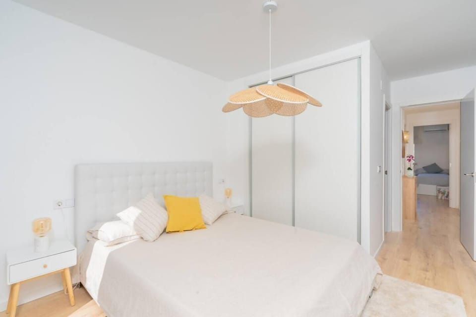 Bed, Photo of the whole room, Bedroom, towels, wardrobe