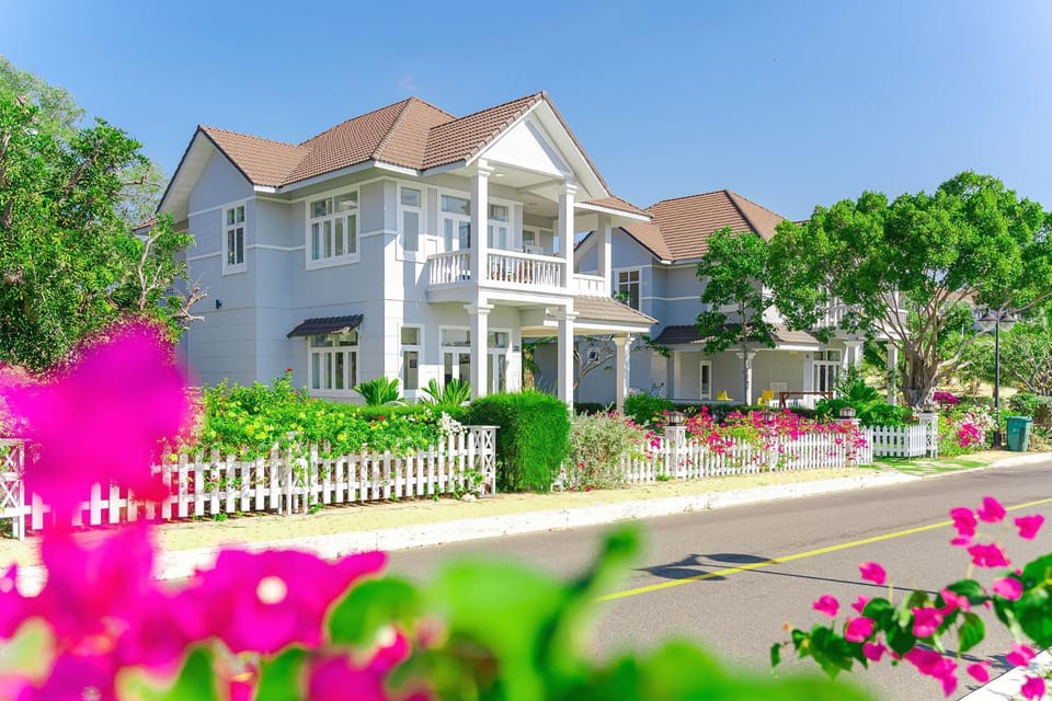 Property building, Day