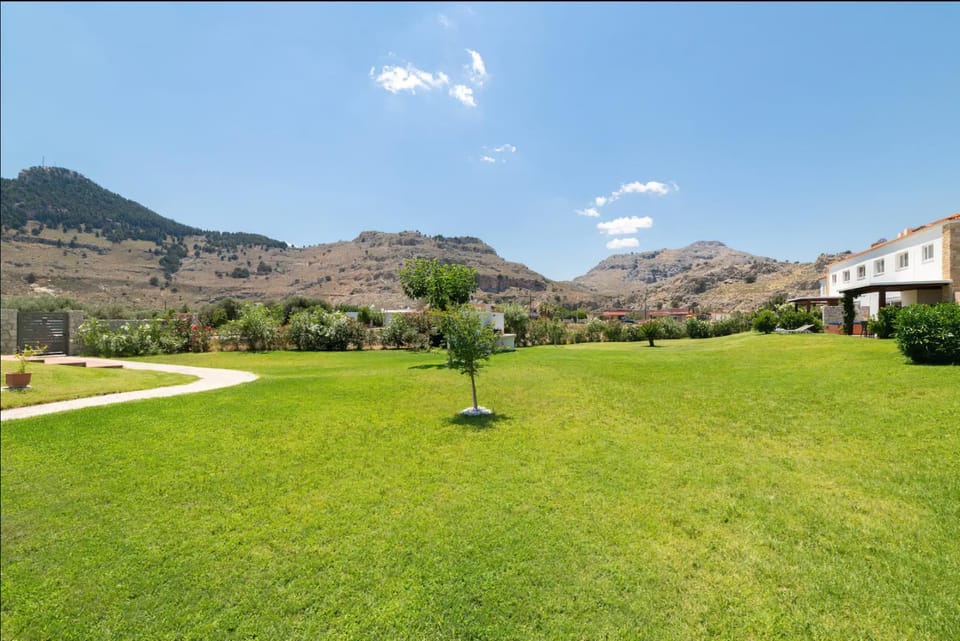 Day, Natural landscape, Garden, Garden view, Mountain view