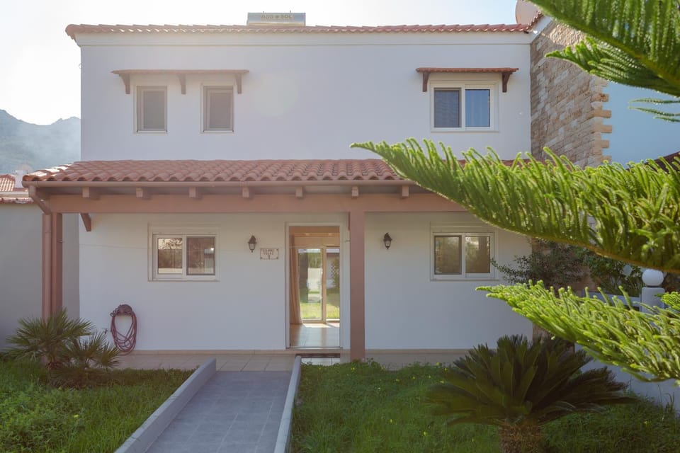 Property building, Day, Garden, Garden view