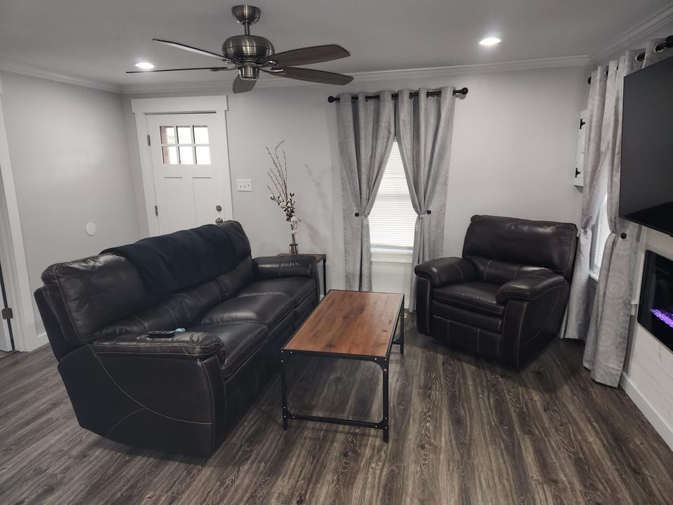 Communal lounge/ TV room, TV and multimedia, Living room