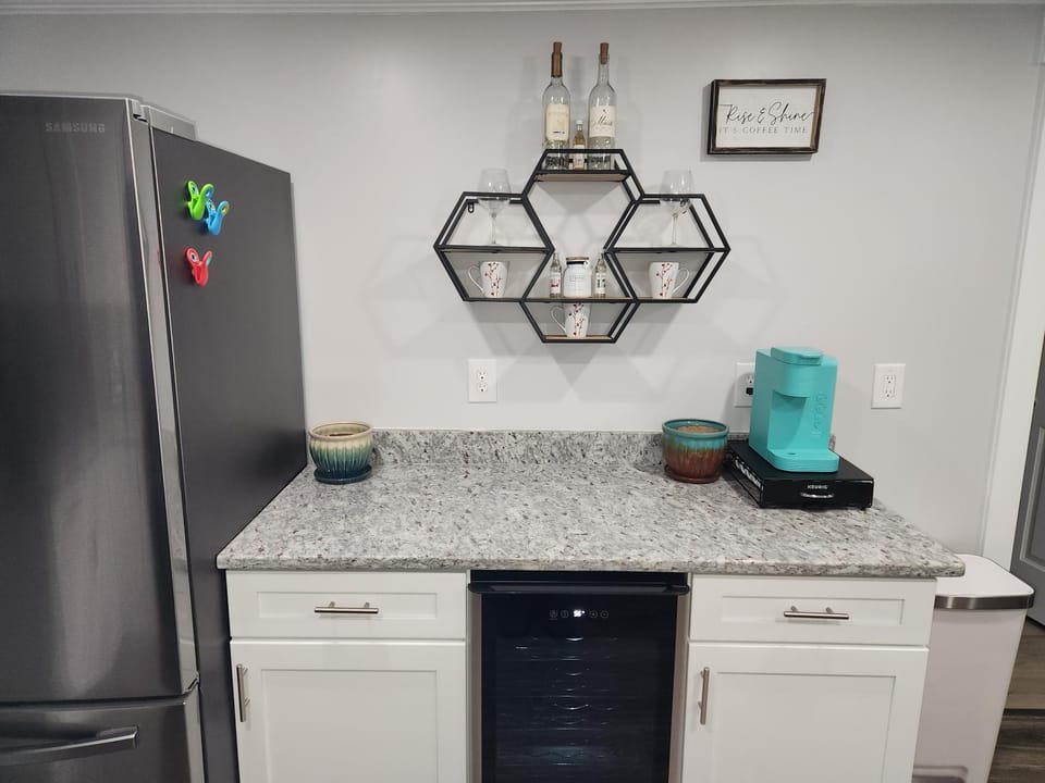Kitchen or kitchenette, oven