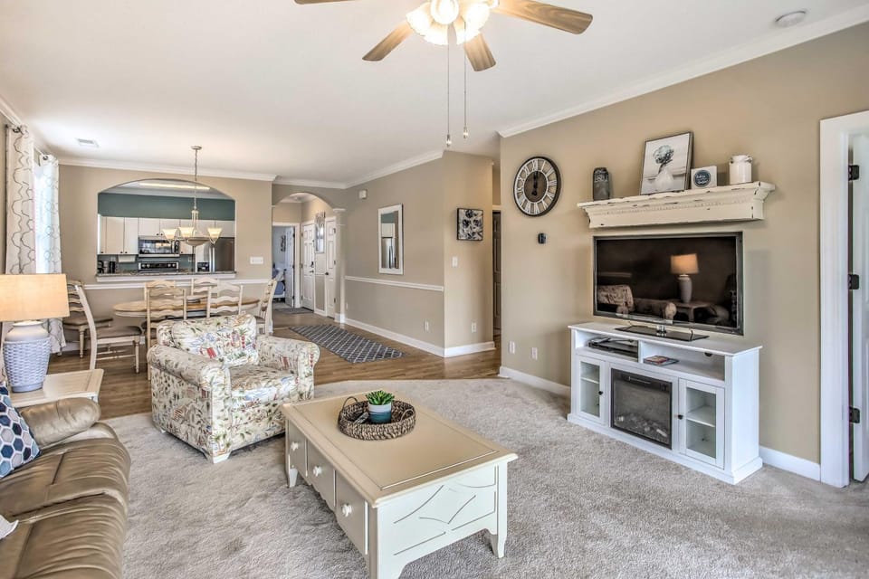 Pool, Beach & Golf: Barefoot Resort Condo! House in North Myrtle Beach