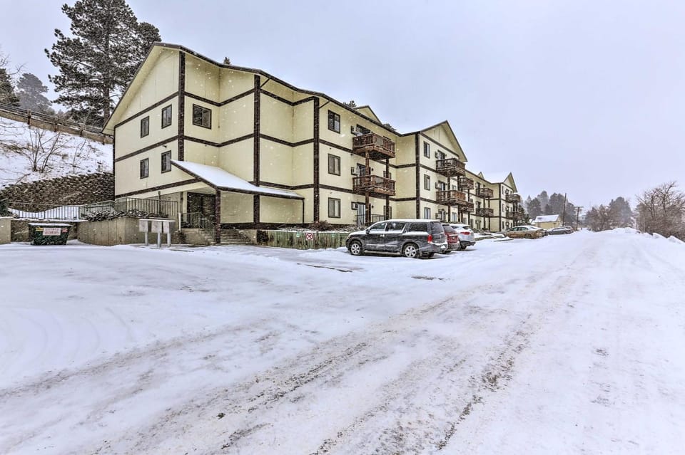 Lead Condo w/ Patio: 14 Mi to Sturgis Rally House in Lead