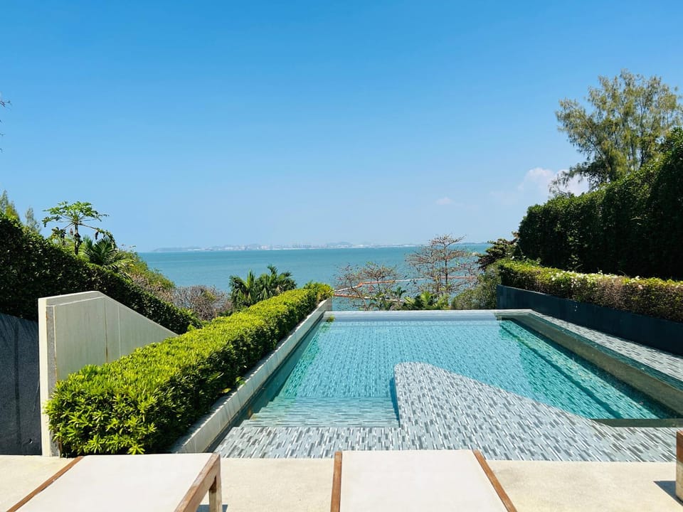 Day, Natural landscape, Garden, Garden view, Pool view, Sea view, Swimming pool, sunbed