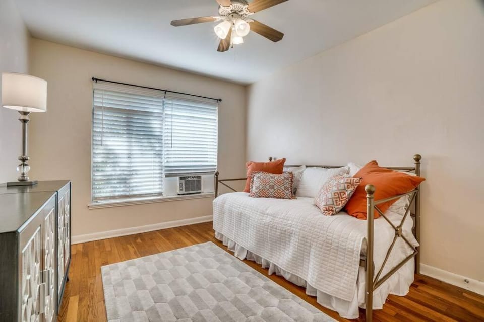 Blissful Stay in Alamo Heights Apartment in Alamo Heights