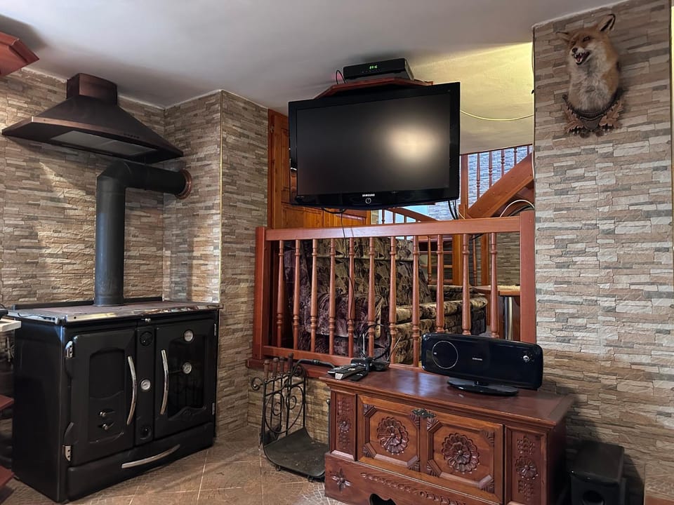 Communal lounge/ TV room, TV and multimedia, Evening entertainment
