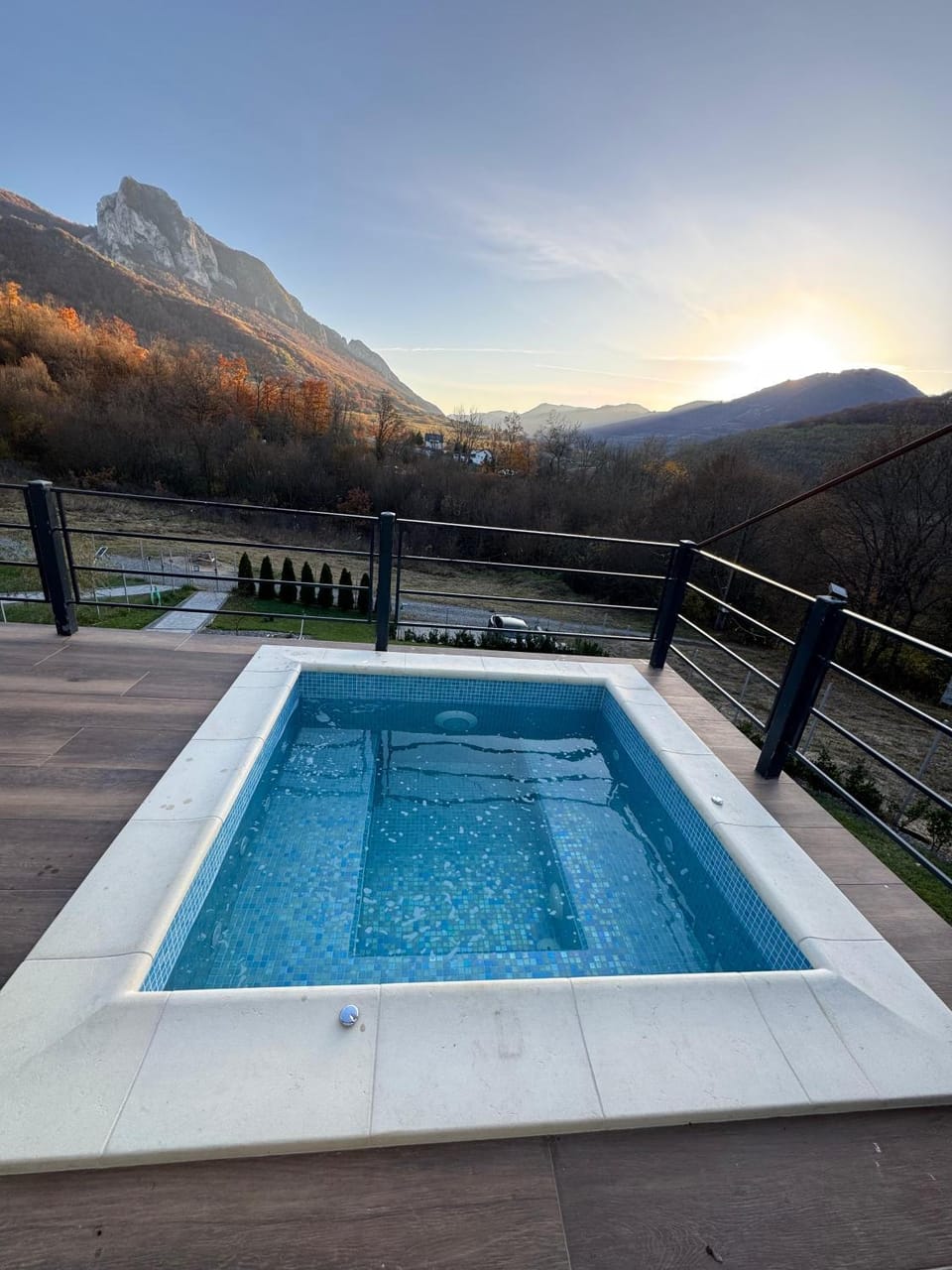 Hot Tub, Mountain view, Pool view