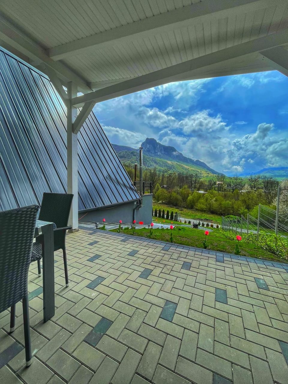 Property building, Natural landscape, Garden, View (from property/room), Mountain view