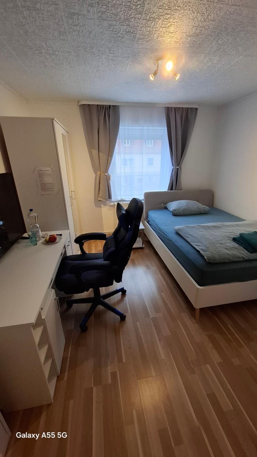 Bed, Photo of the whole room, Seating area, Bedroom