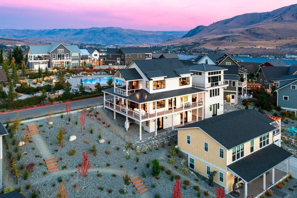 Chelan Landing #30 House in Chelan (In Town)
