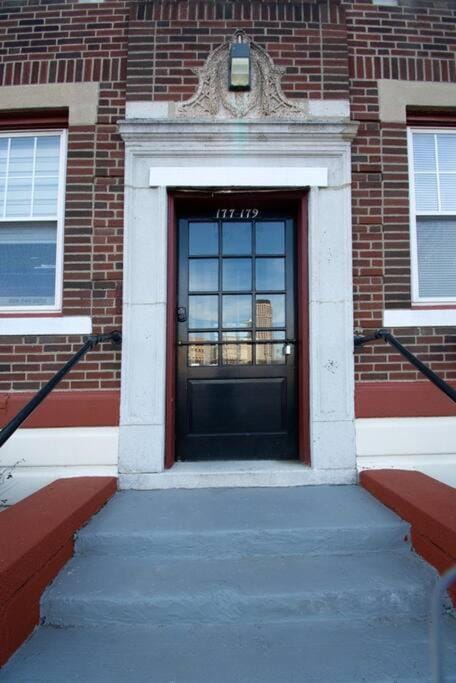 Facade/entrance