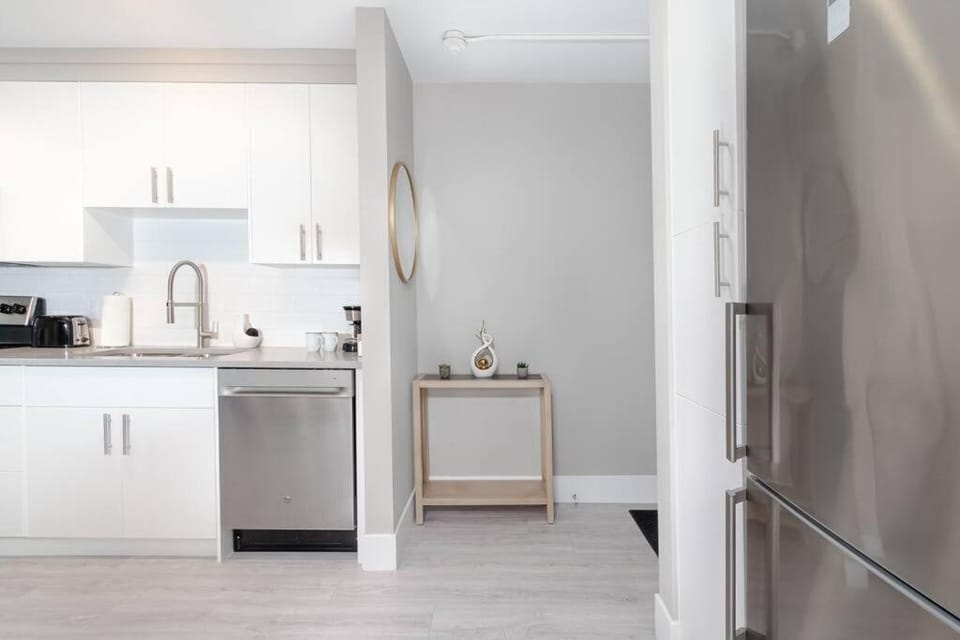 Modern & Stylish 1-Bedroom Unit Apartment in Edmonton