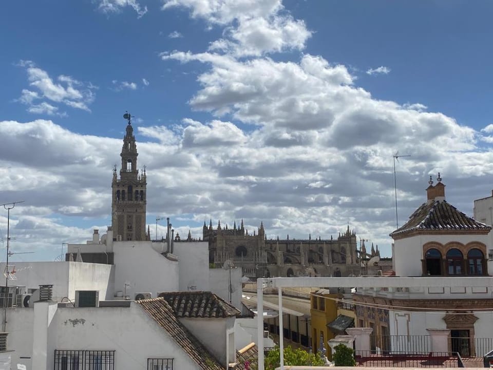 View (from property/room), City view