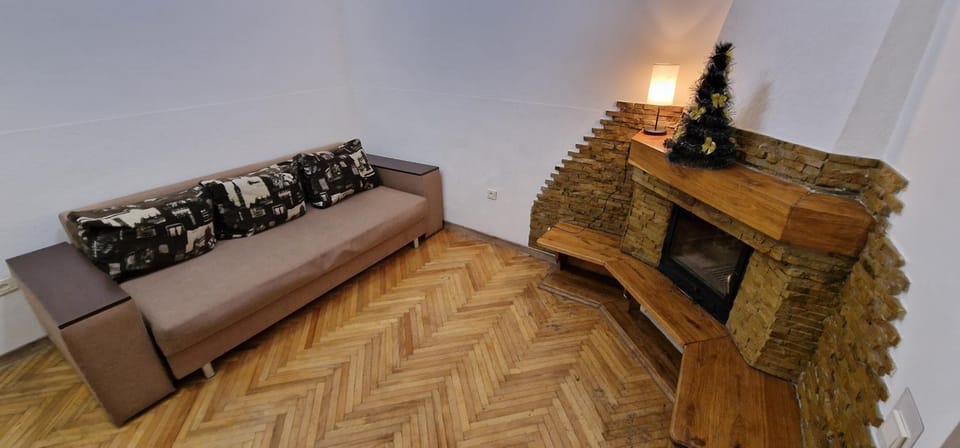 Між центром і вокзалом Apartment in Lviv