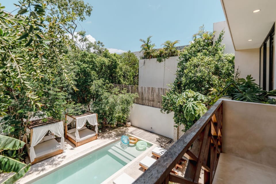 Day, View (from property/room), Balcony/Terrace, Pool view, Swimming pool