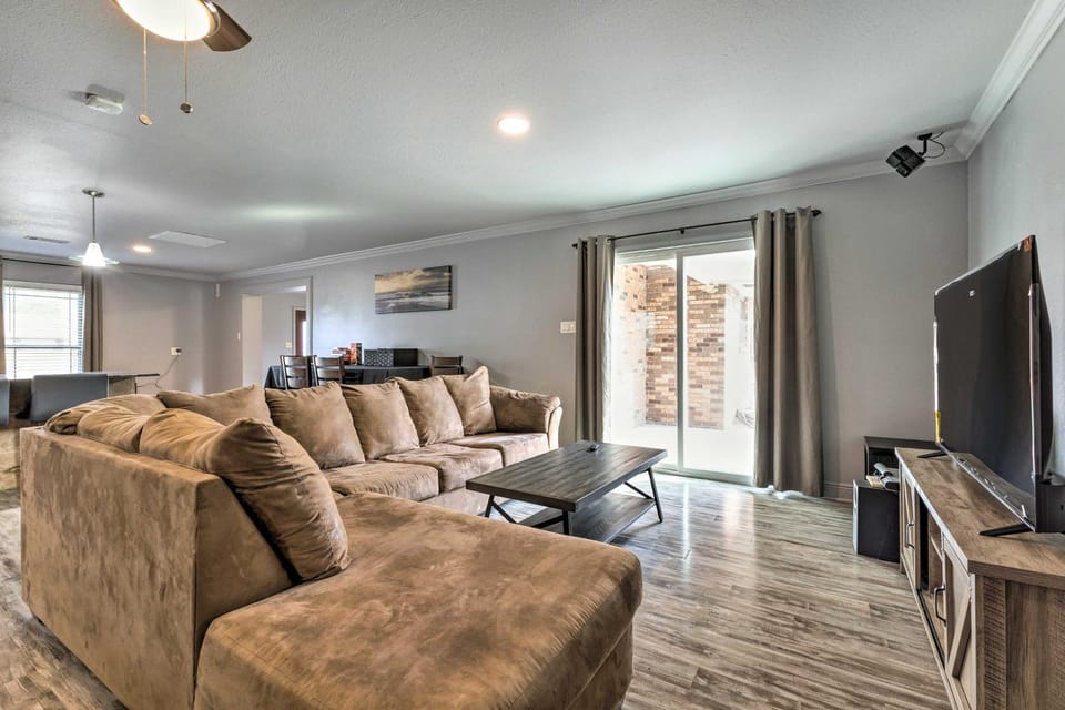 Inviting Gulfport Home w/ Private Pool & Yard House in Gulfport