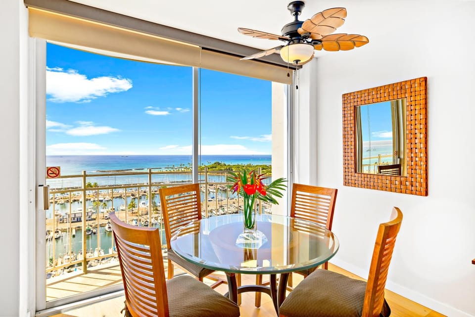 Living room, Sea view