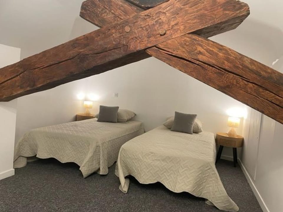 Gîte confortable à Saugues pour randonneurs, 3 chambres spacieuses avec salle d'eau privative - FR-1-582-365 House in Auvergne-Rhône-Alpes