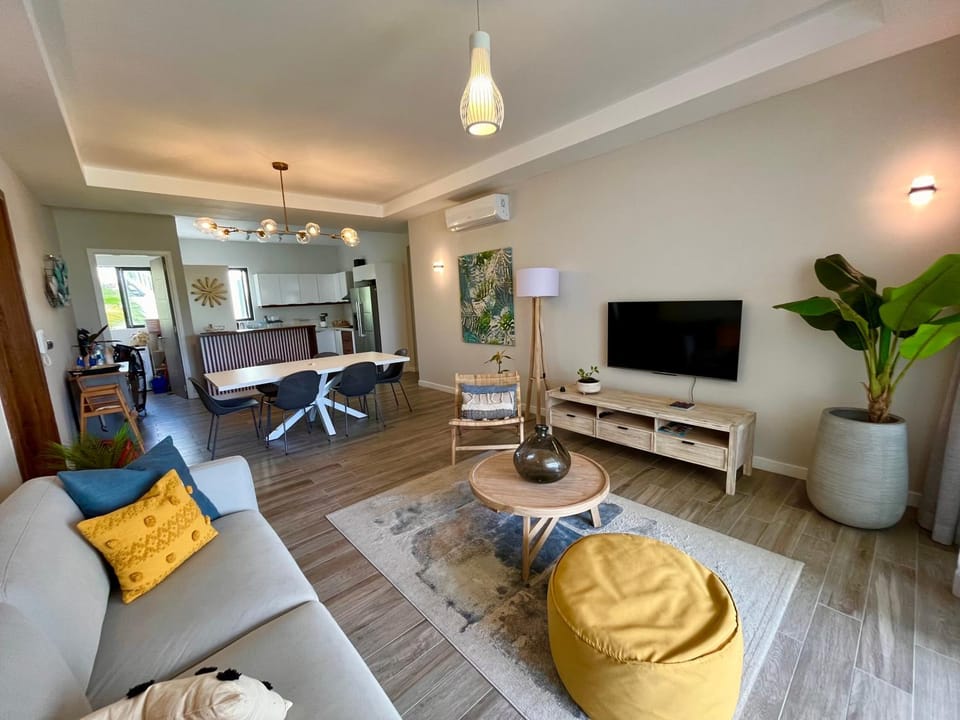 Communal lounge/ TV room, TV and multimedia, Living room, Seating area
